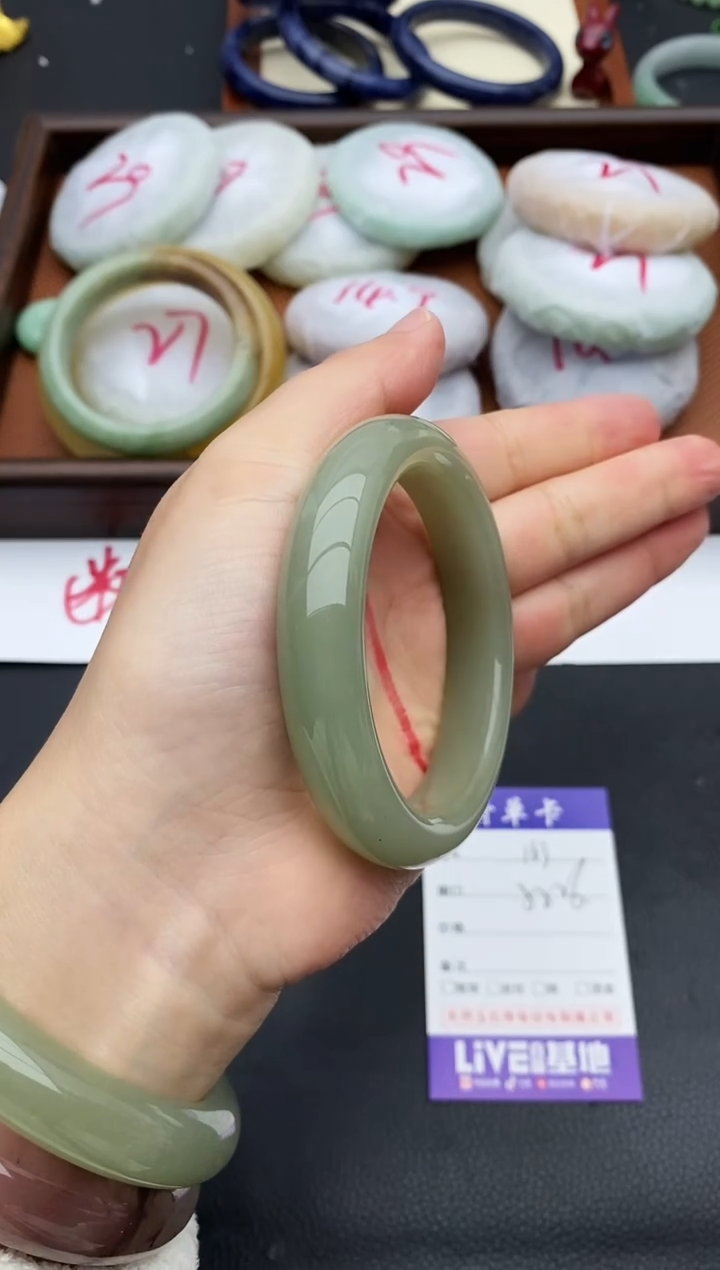 未镶嵌手镯石英质玉163+55/56