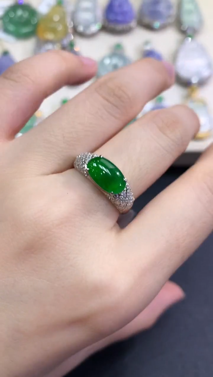 【闪购商品】翡翠戒指18K金镶嵌B109   