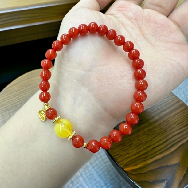 设计款宝山柿子红卡6毫米手串