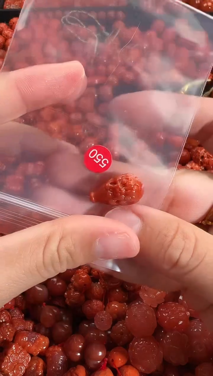 颈饰未镶嵌南红玛瑙1