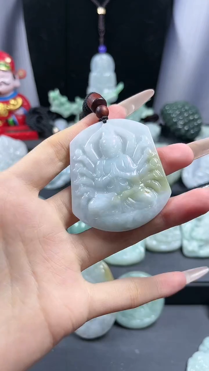 【闪购商品】翡翠颈饰未镶嵌千手观音