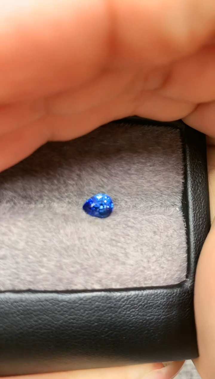 【闪购商品】定制蓝宝石裸石未镶嵌水滴型 无烧蓝宝石 1.07ct