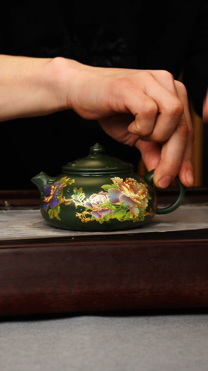 【闪购商品】紫砂茶壶绿泥 寒江 牡丹珐琅彩（幻彩）