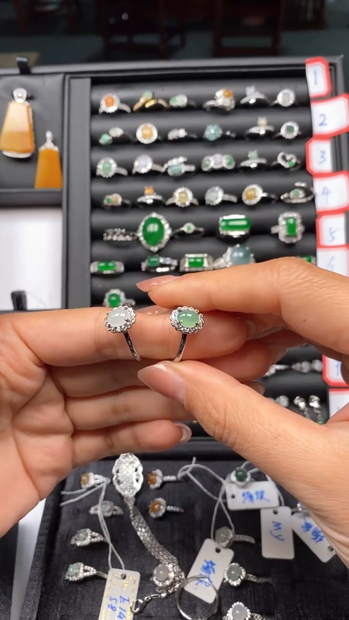 合金戒指翡翠**8