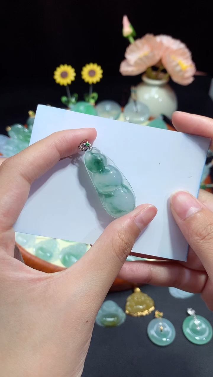 【闪购商品】翡翠颈饰未镶嵌福豆