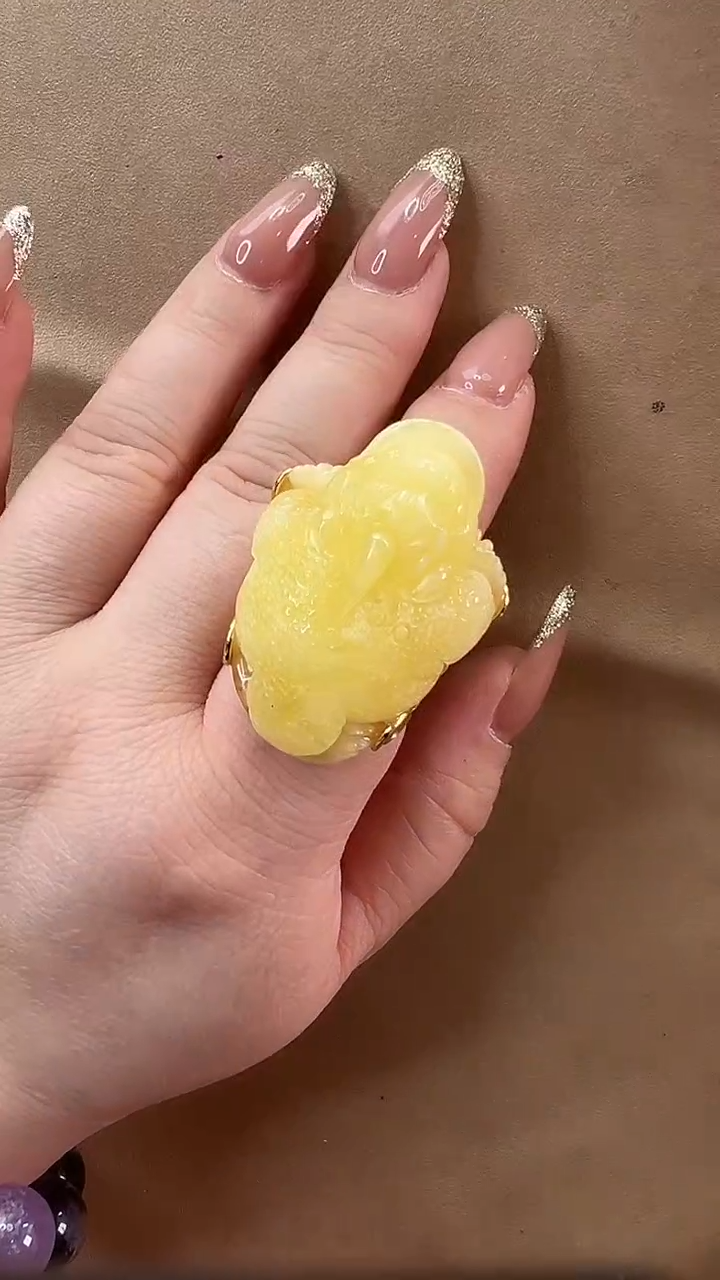 琥珀颈饰未镶嵌戒指