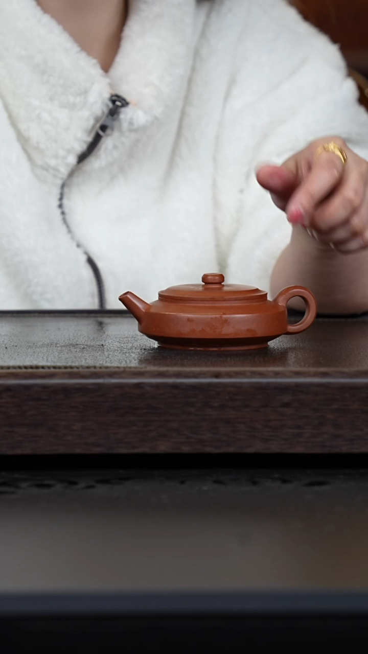 【闪购商品】紫砂茶壶红皮龙周盘