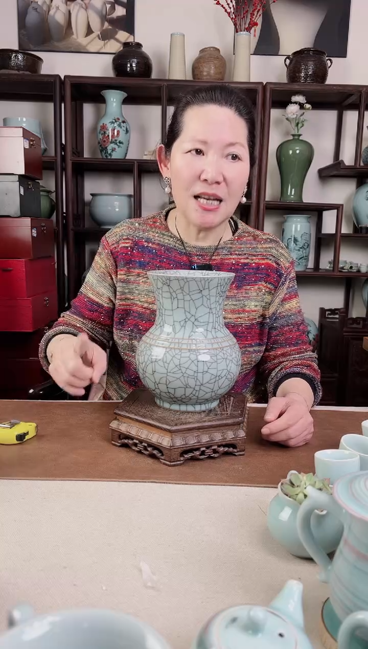 【闪购商品】杯纯手工 哥窑 旋纹撇口瓶B