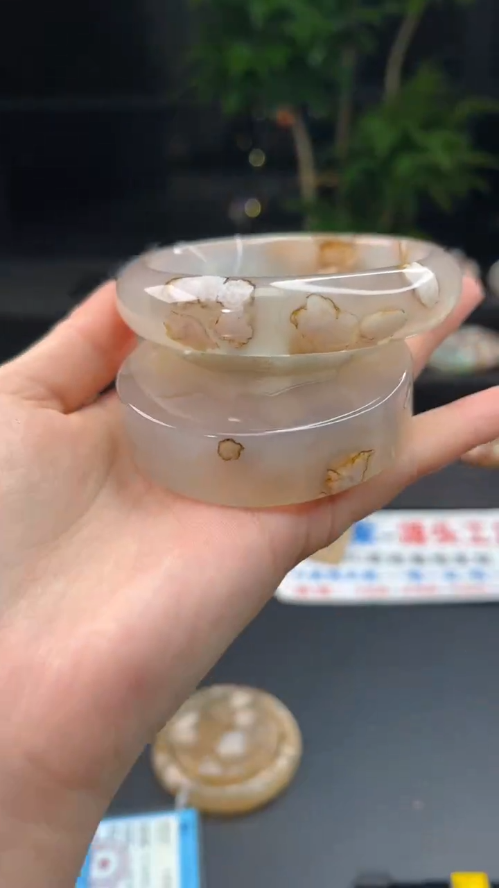 【闪购商品】石英质玉手镯未镶嵌赠送镯心（圈口64