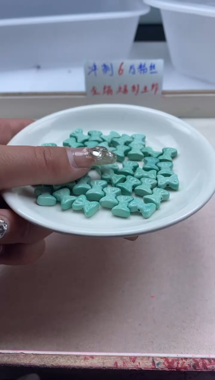 【闪购商品】玛瑙/玉髓颈饰未镶嵌X1180高瓷绿松蝴蝶结*1个