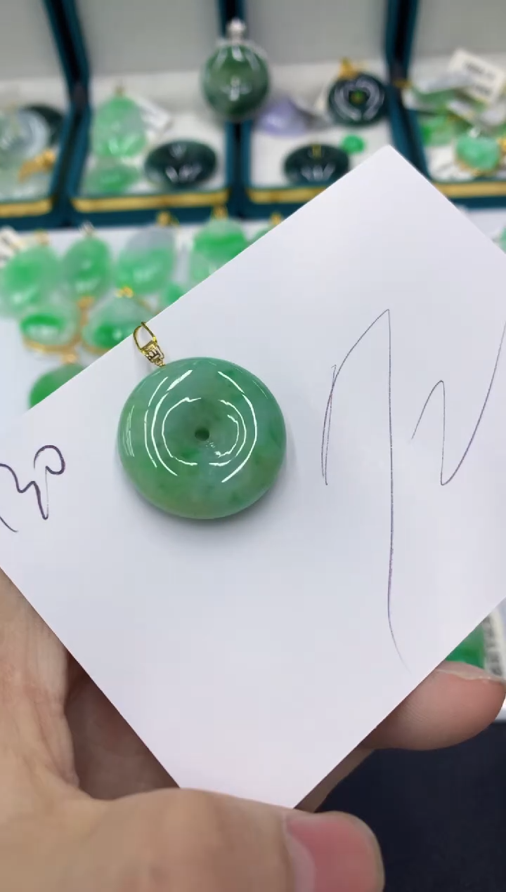 【闪购商品】翡翠颈饰18K金镶嵌11111111111