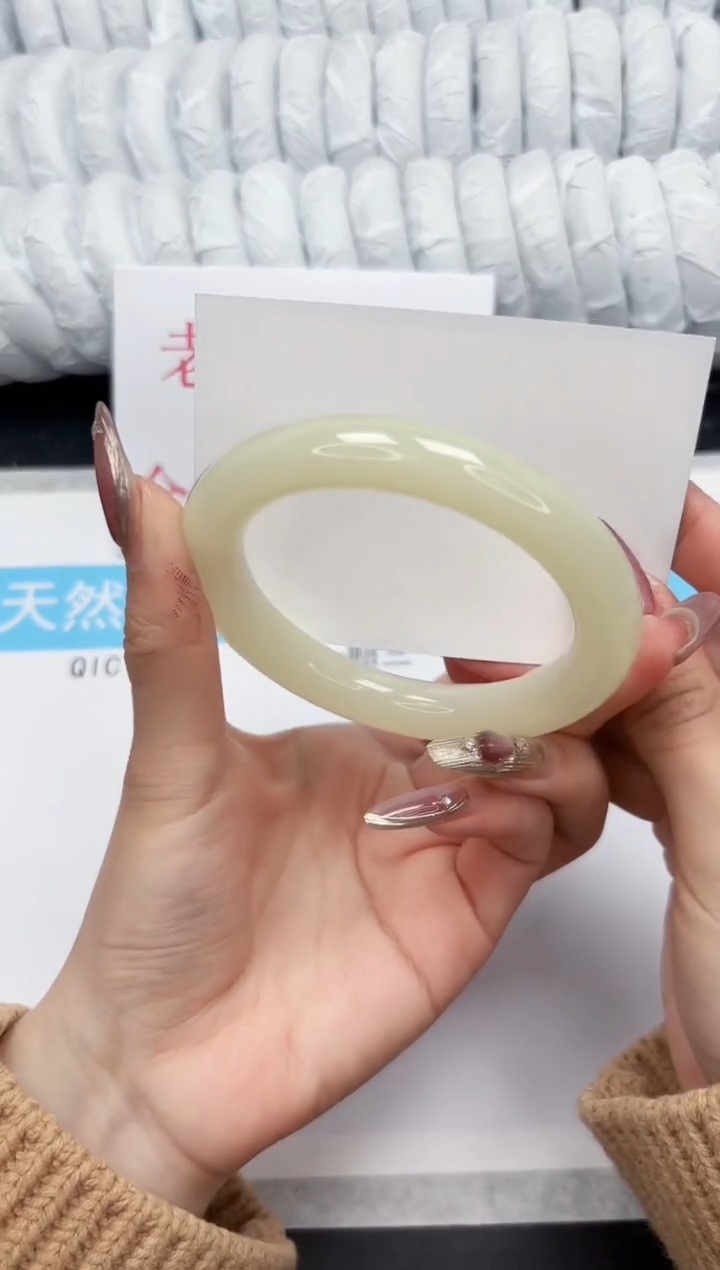 【闪购商品】石英质玉手镯未镶嵌277蜂蜜水58.8