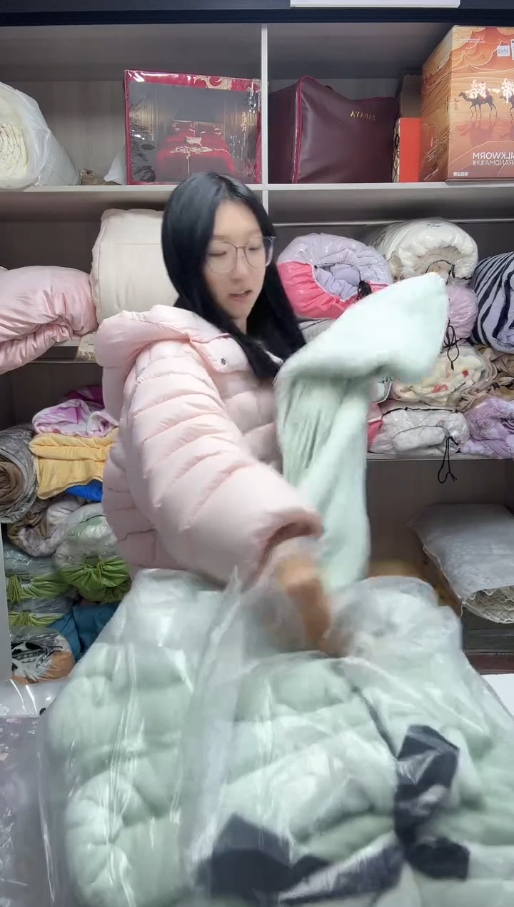 羊羔毛230*245绿色床单瑕疵