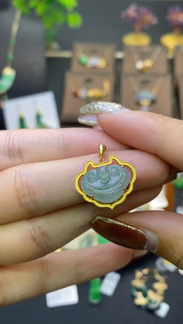 翡翠18K金镶嵌颈饰如意吊坠18317