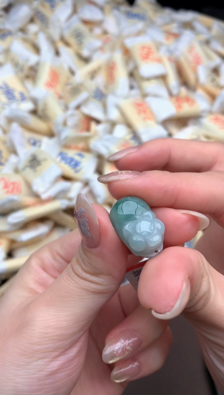 【闪购商品】翡翠挂件未镶嵌一