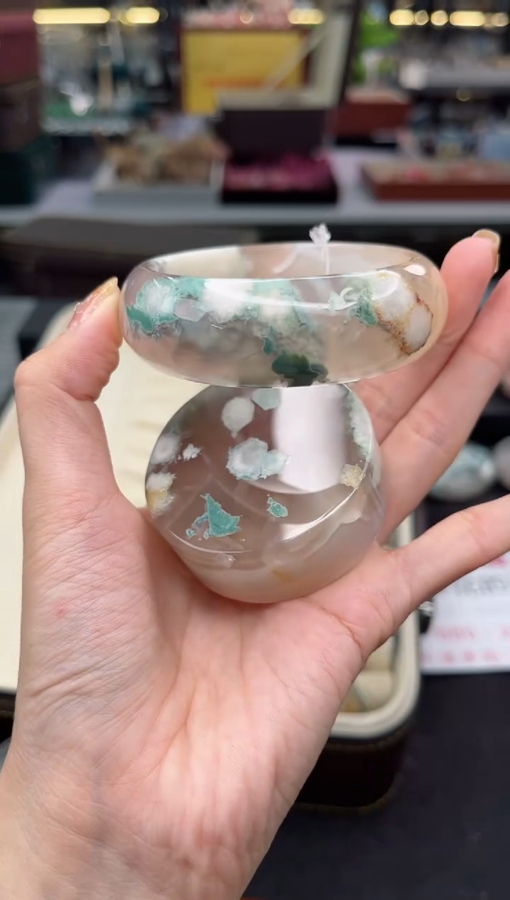 【闪购商品】石英质玉手镯未镶嵌58圈口（赠品镯心）S9379