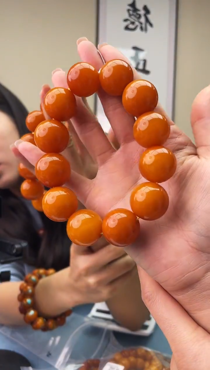 琥珀未镶嵌珠宝奇石T0假一罚十，多样性发一件