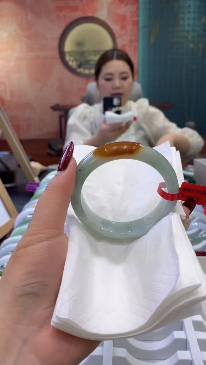 【闪购商品】翡翠手镯未镶嵌多人0010908