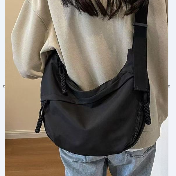 刺绣通勤风拉链单根日系运动风大学生斜挎包饺子包