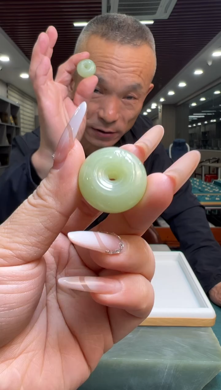 【闪购商品】和田玉吊坠未镶嵌翠青平安扣/配绳