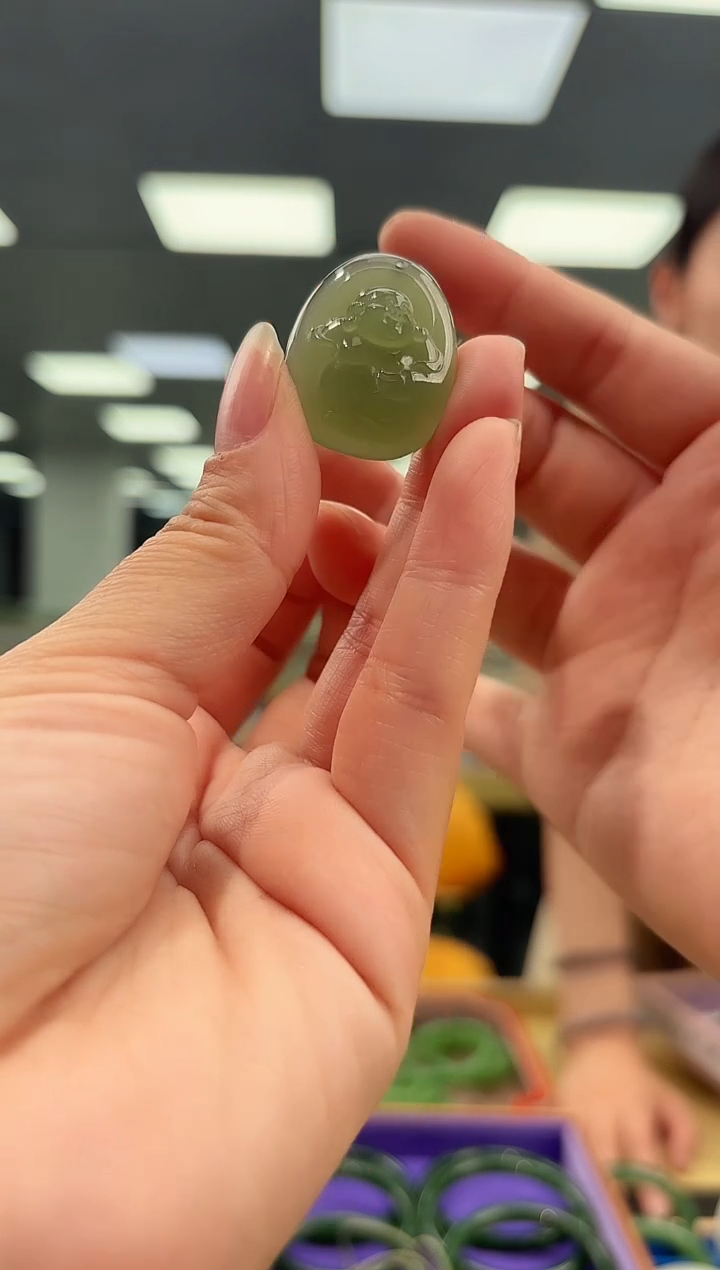 吊坠(赠链)未镶嵌和田玉和田玉佛公吊坠多样性发一