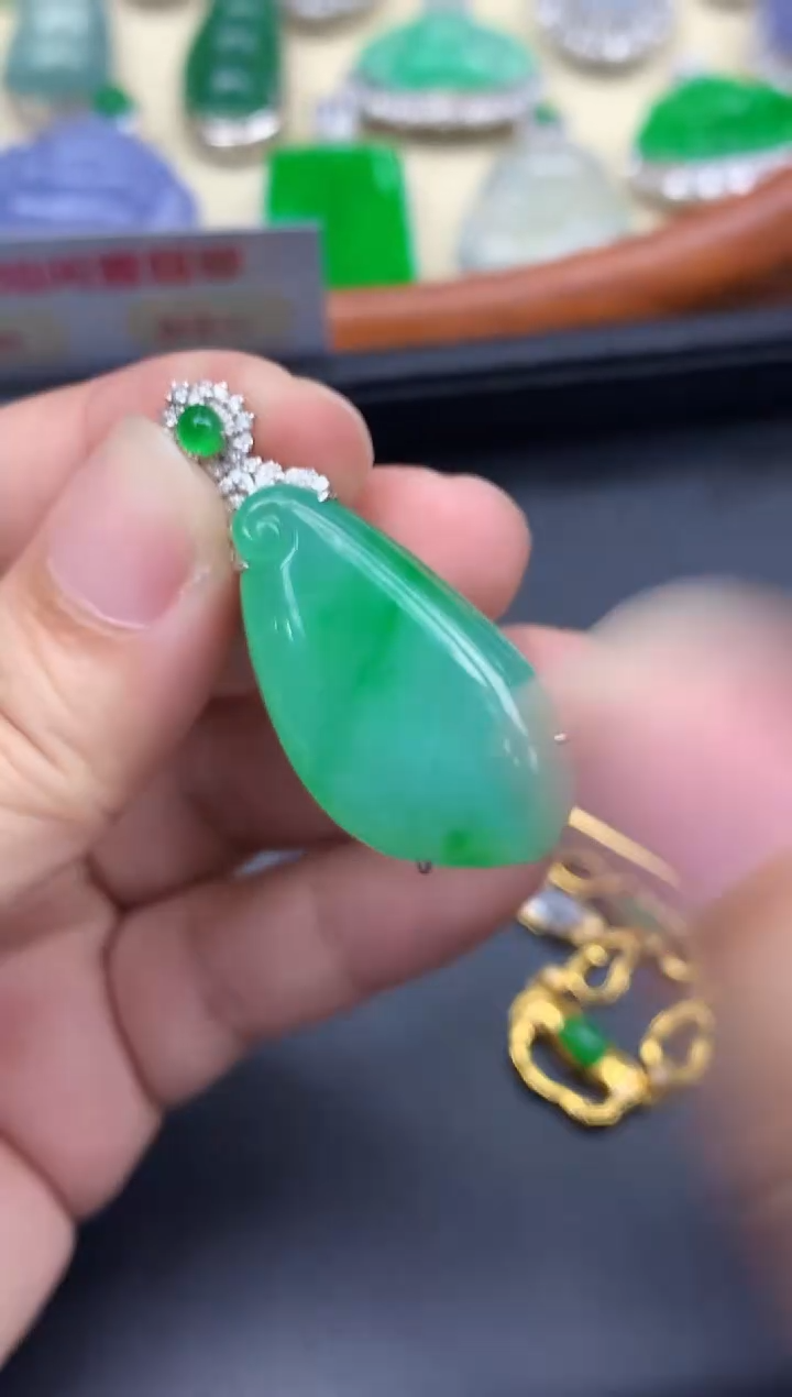 颈饰18K金镶嵌翡翠534-中国好珍宝