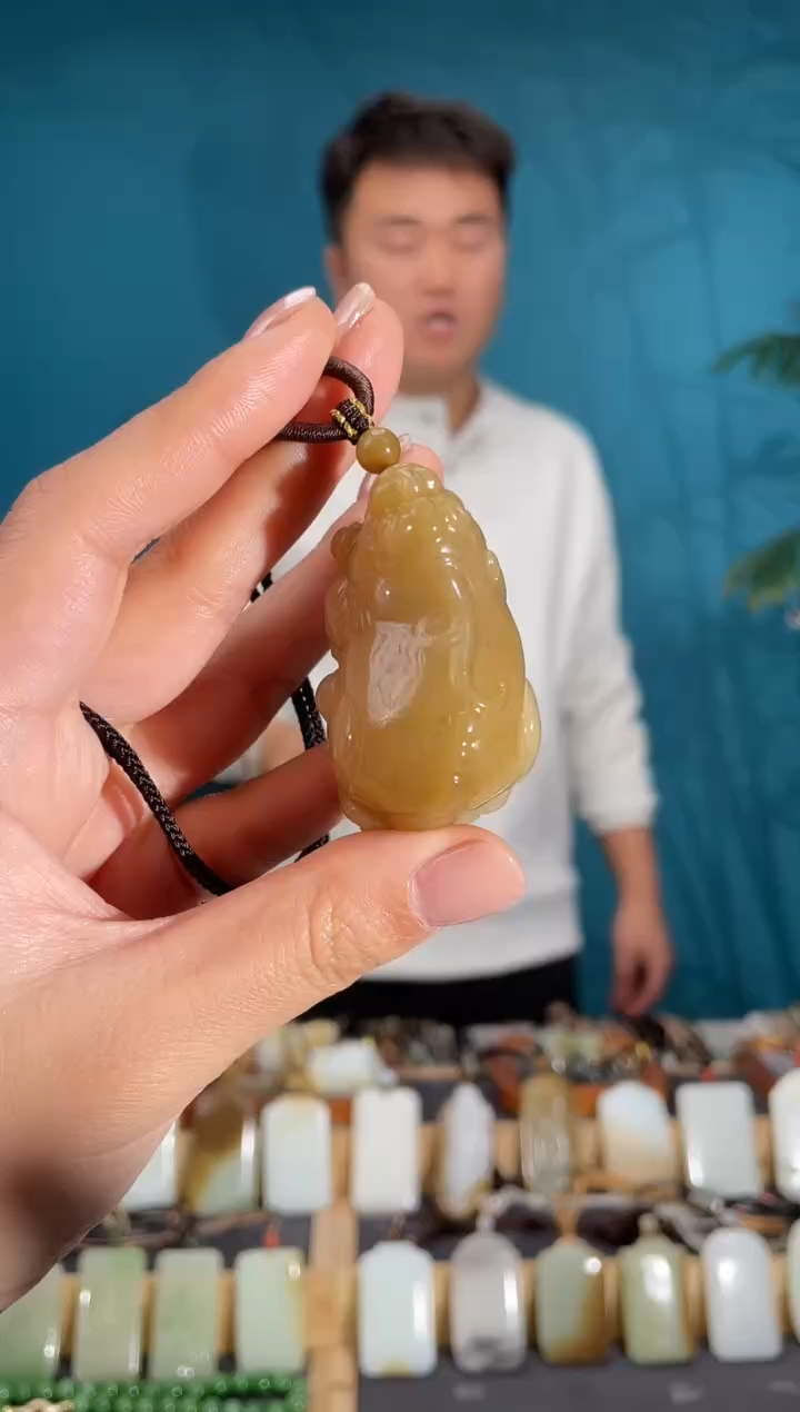 颈饰未镶嵌和田玉1