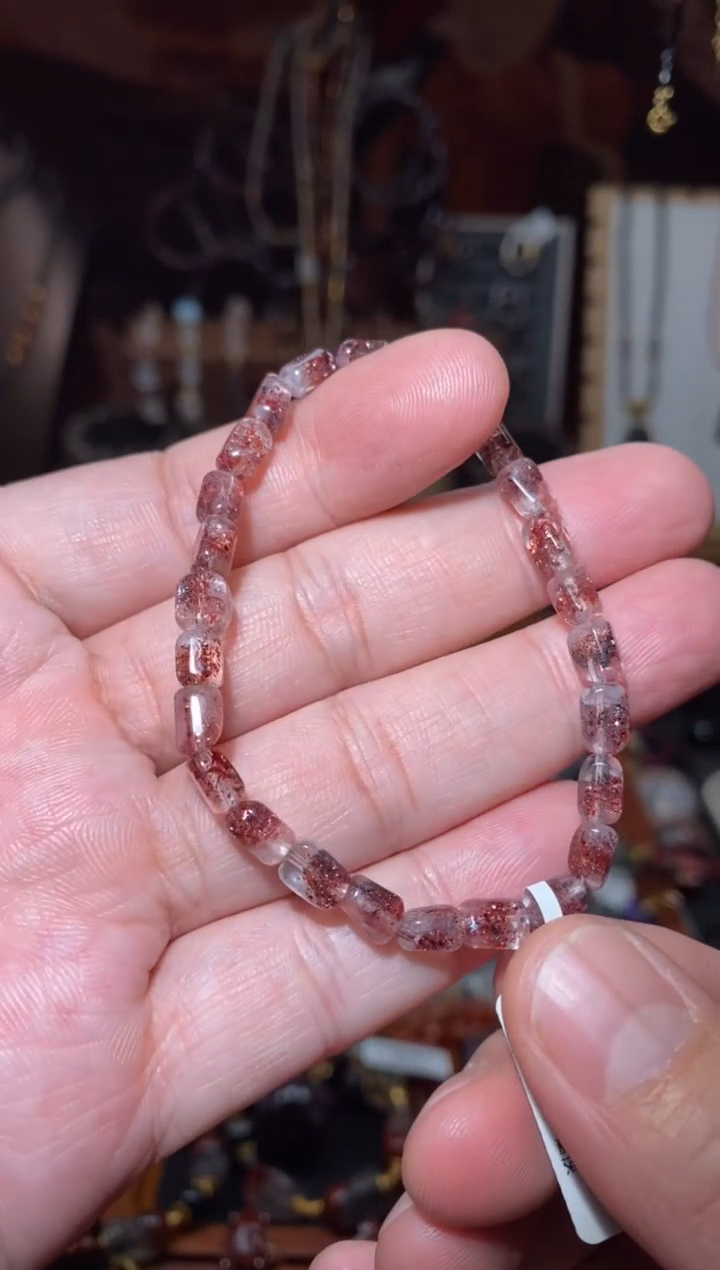 【闪购商品】水晶手串未镶嵌随形金草莓