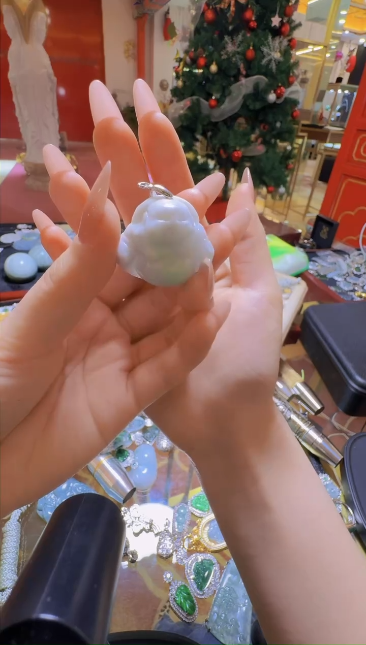 【闪购商品】翡翠吊坠(不含链)未镶嵌翡翠