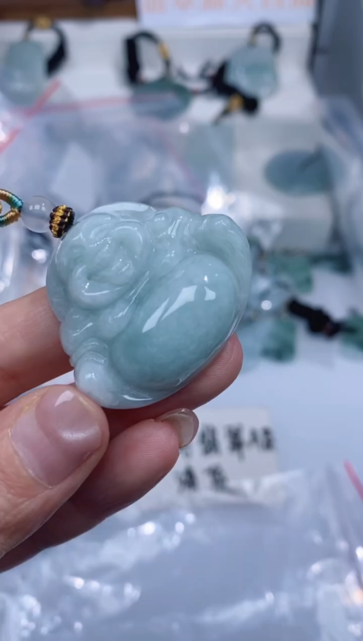 颈饰未镶嵌翡翠吊坠