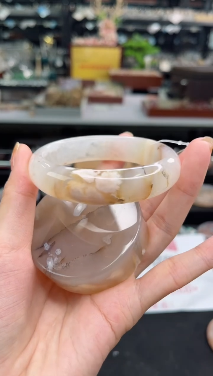 【闪购商品】石英质玉手镯未镶嵌60圈口（不退不换）1572453