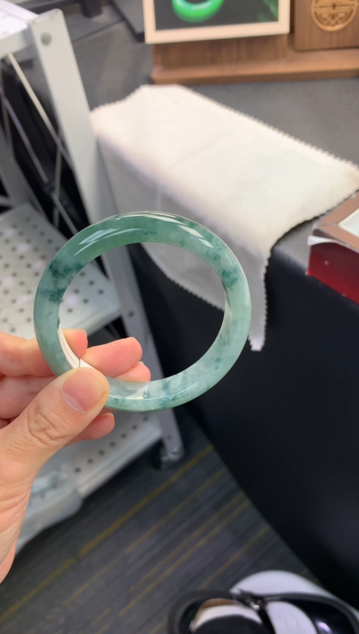 未镶嵌手镯翡翠哆****袋 退货需手镯吊牌标签完好