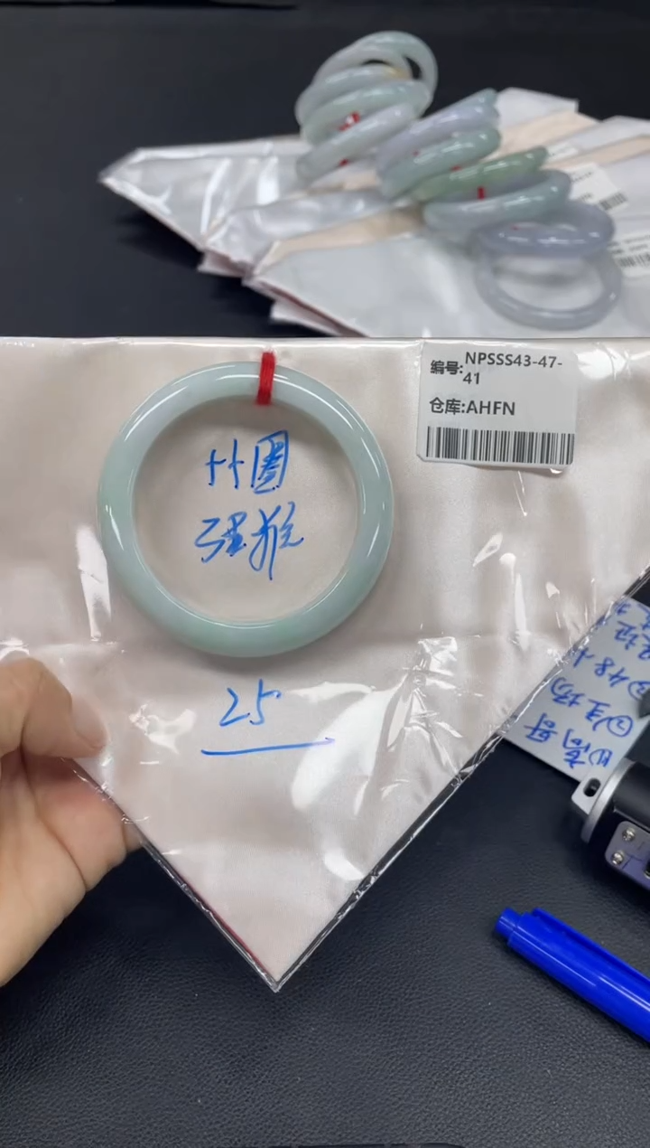 未镶嵌手镯翡翠翡翠手镯