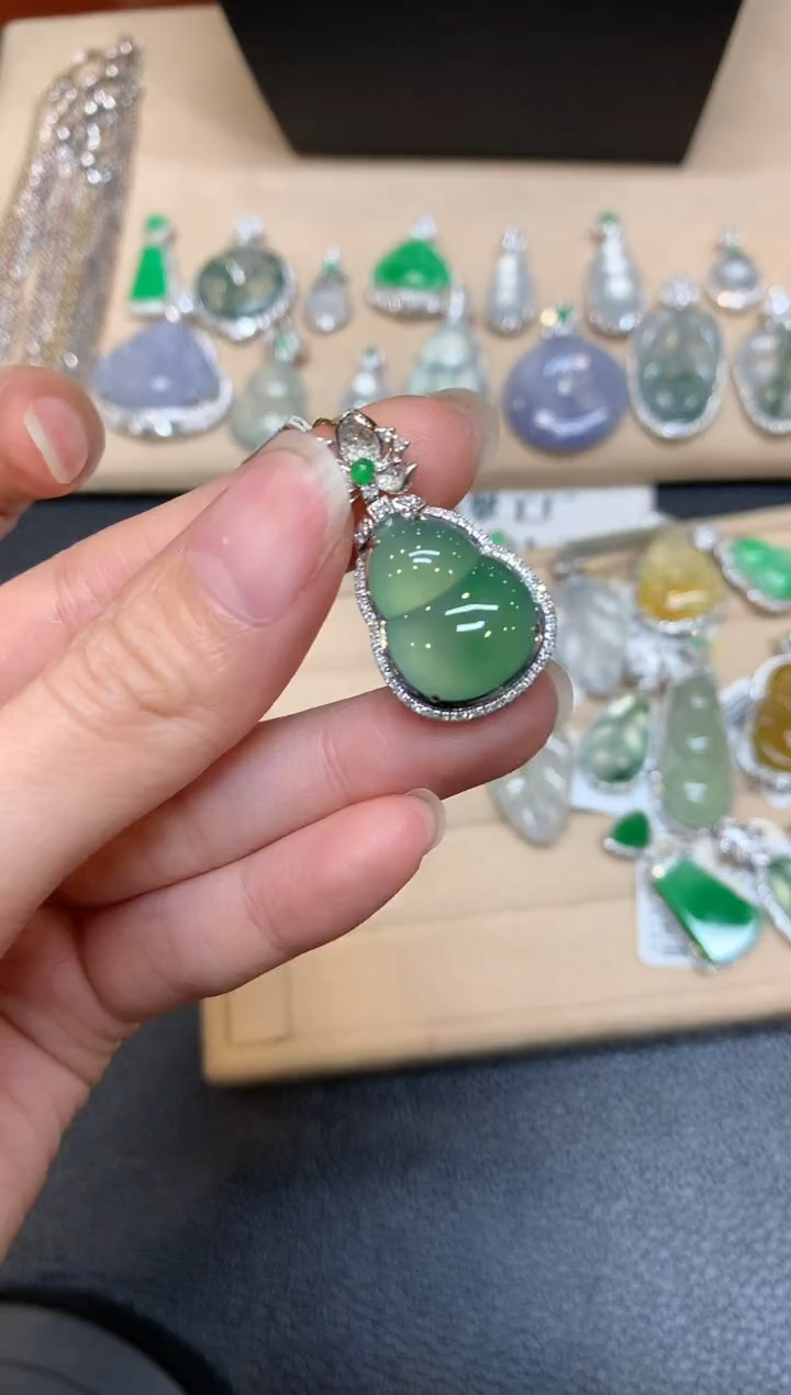 【闪购商品】翡翠颈饰18K金镶嵌【无服务费