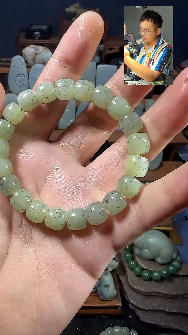 颈饰未镶嵌和田玉卡10随机