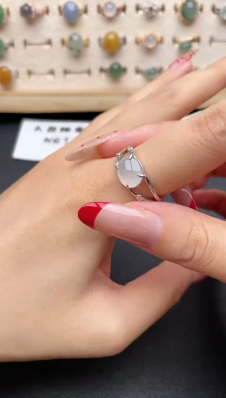 【闪购商品】翡翠戒指银S925镶嵌一物一证一礼盒