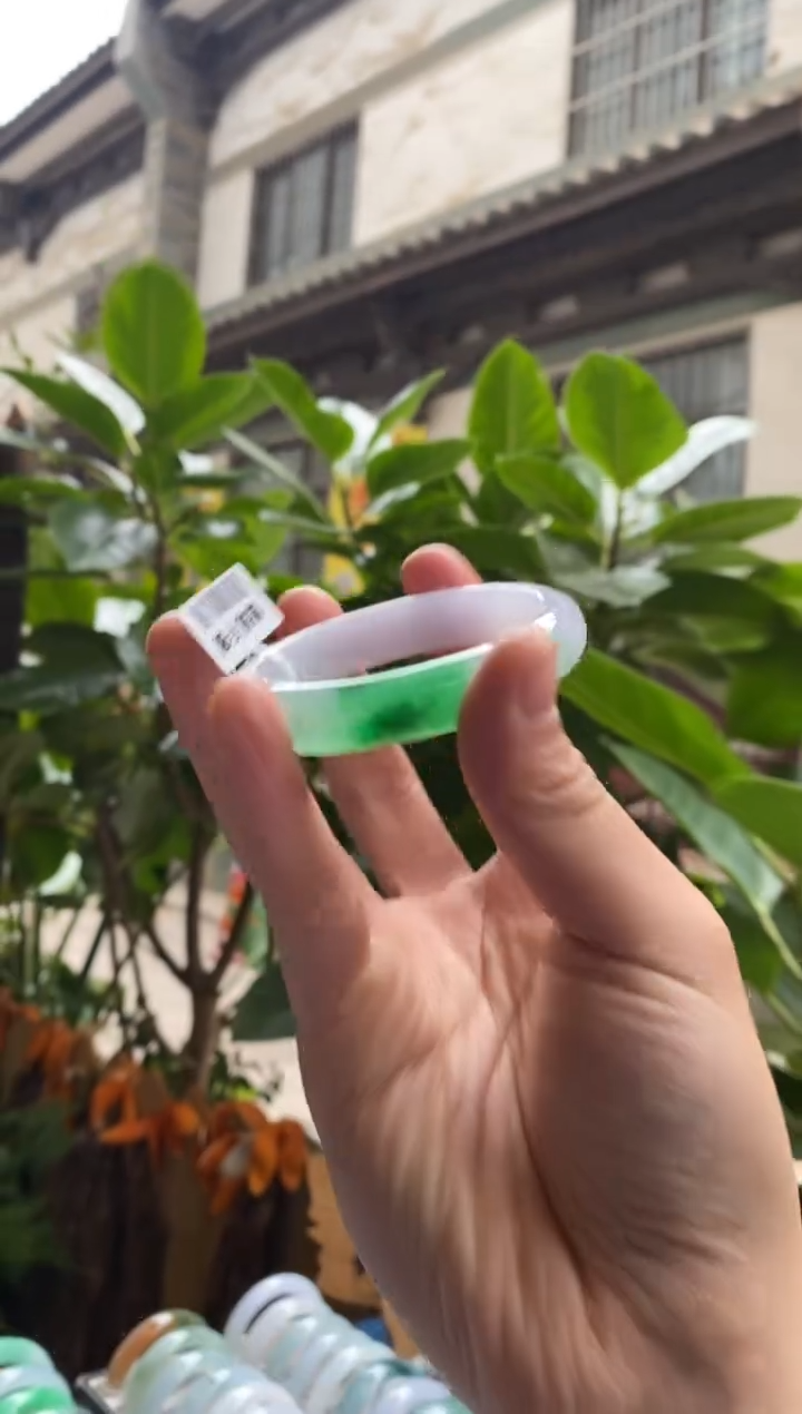 【闪购商品】翡翠手镯（贵妃镯）未镶嵌54贵妃