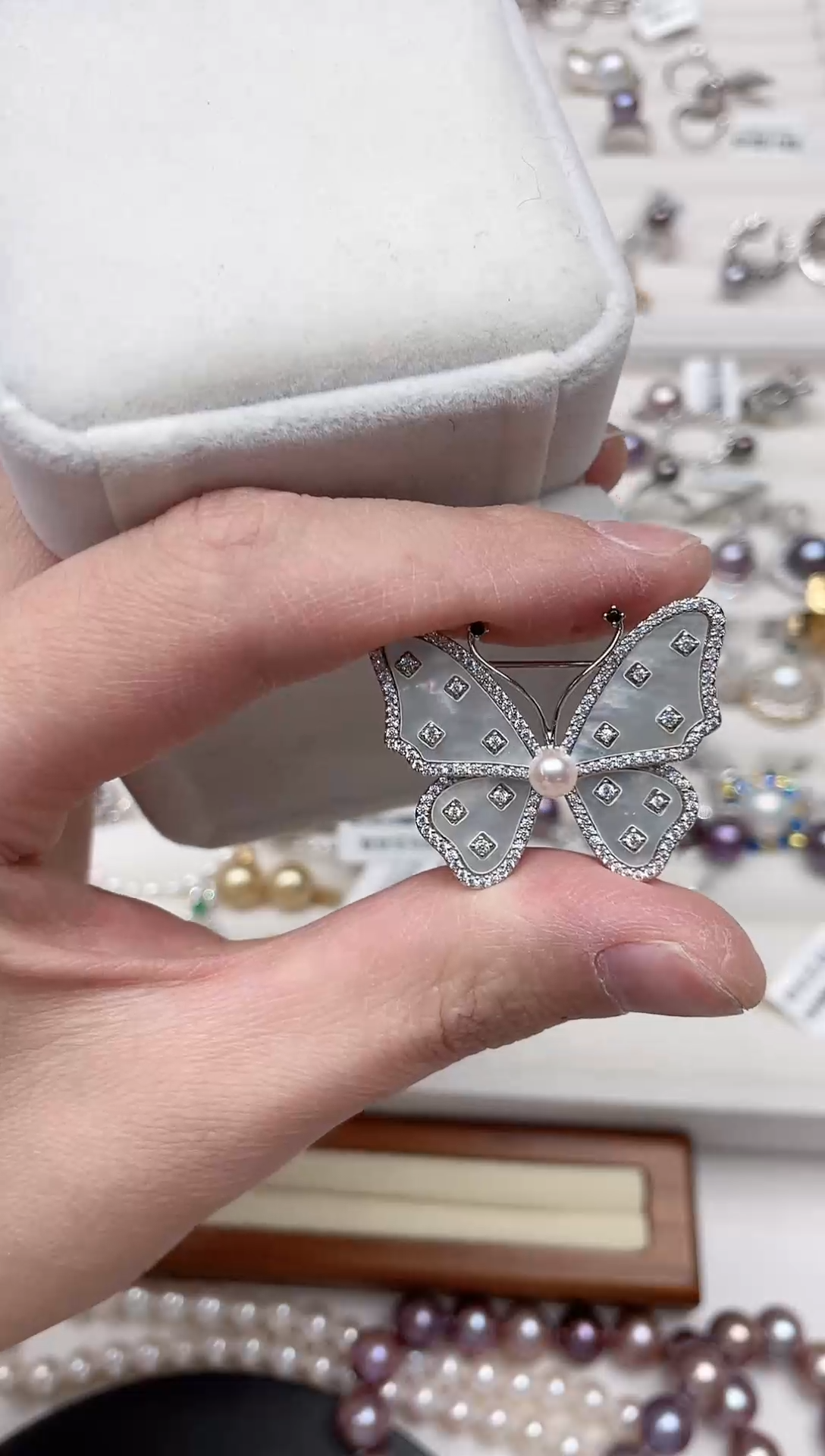 【闪购商品】海水珍珠胸饰合金胸针