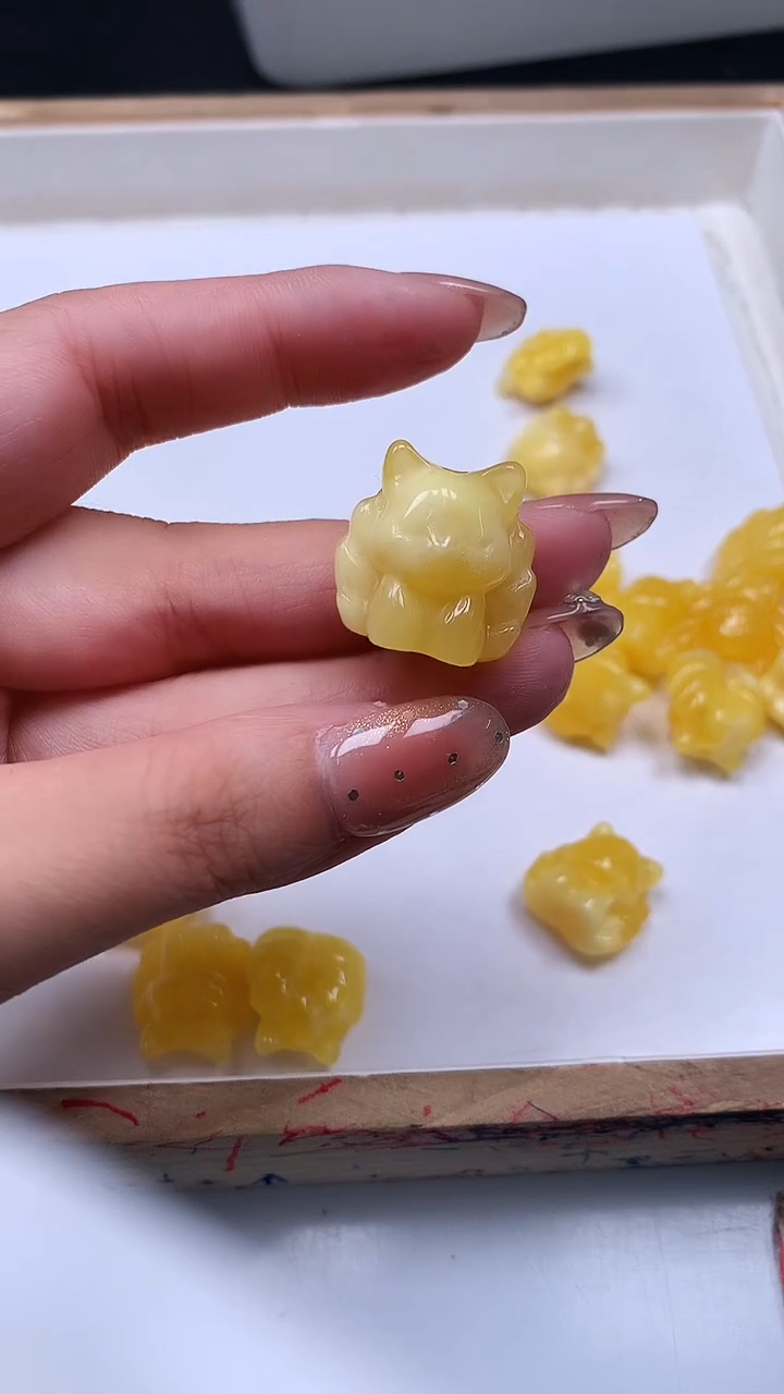 裸石蜜蜡未镶嵌E110 蜜蜡 通孔九尾18*19mm1个5.8元