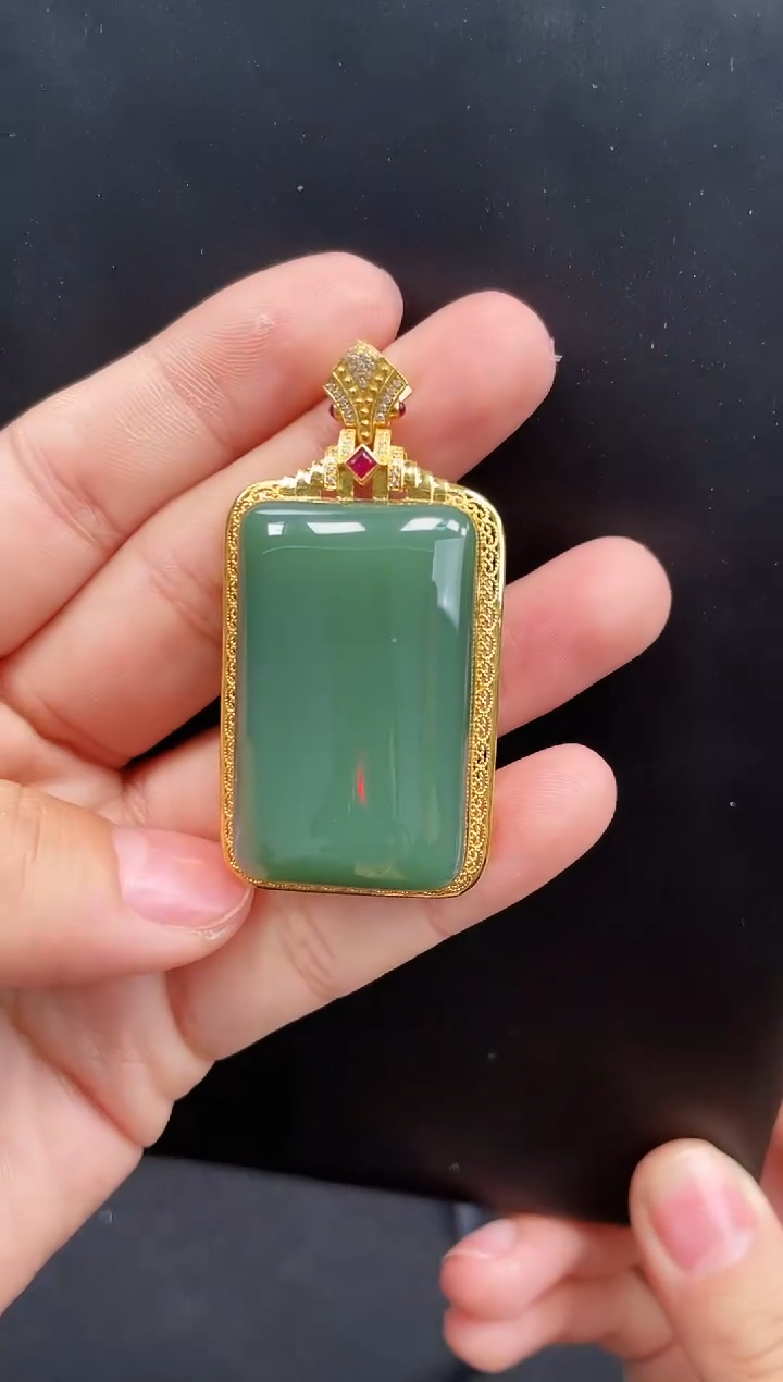 【闪购商品】和田玉吊坠18K金镶嵌38MM 多样性发一