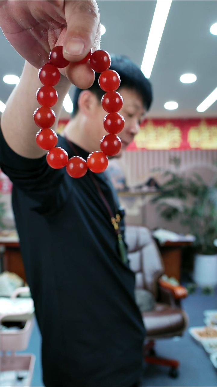 未镶嵌蛇纹石玉手串16红