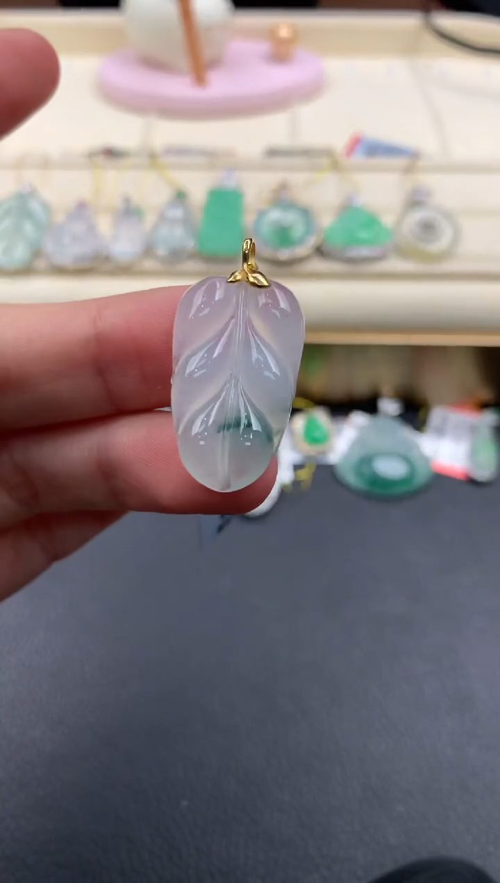 【闪购商品】翡翠颈饰18K金镶嵌A847     