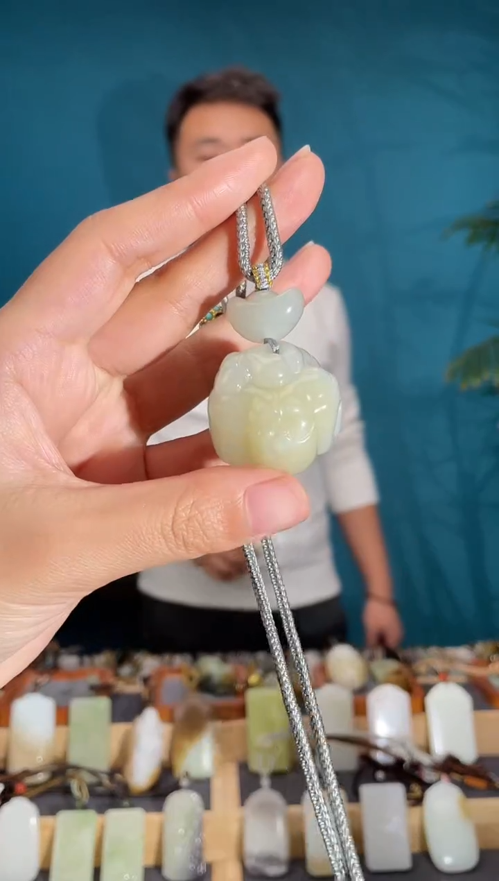 颈饰未镶嵌和田玉1