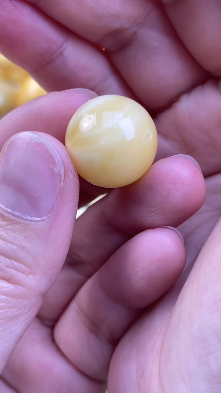 【闪购商品】未镶嵌琥珀裸石月.8