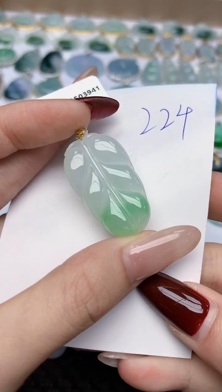 【闪购商品】翡翠颈饰18K金镶嵌天然翡翠a货