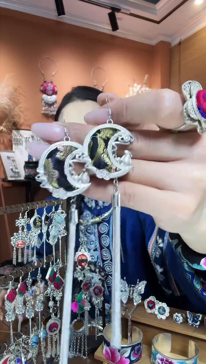 【闪购商品】刺绣纯手工民族风耳环