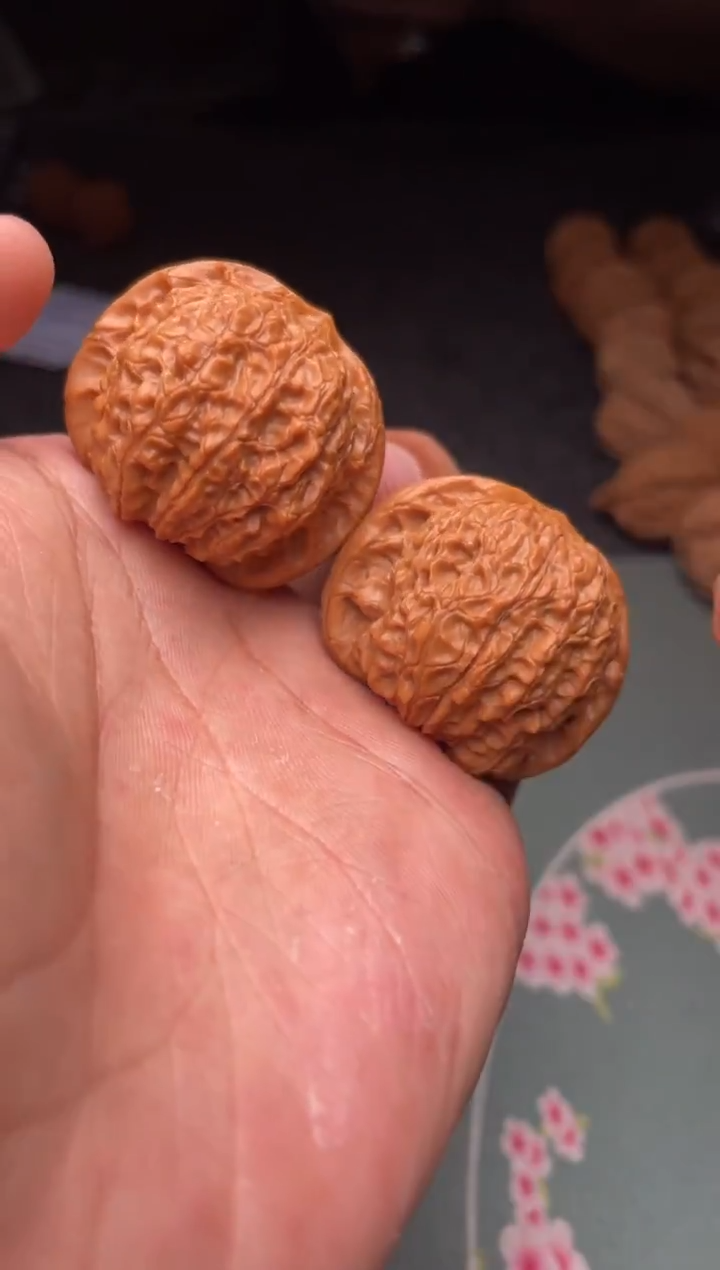 把件文玩核桃a258   血麒麟    37尺