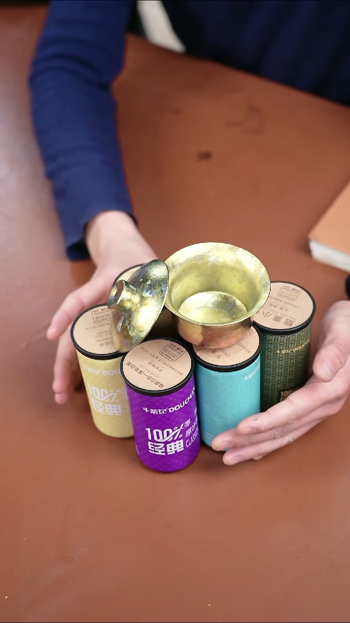 辉哥粉丝福利 小盲盒 6罐岩岩+无敌盖碗 渐变色