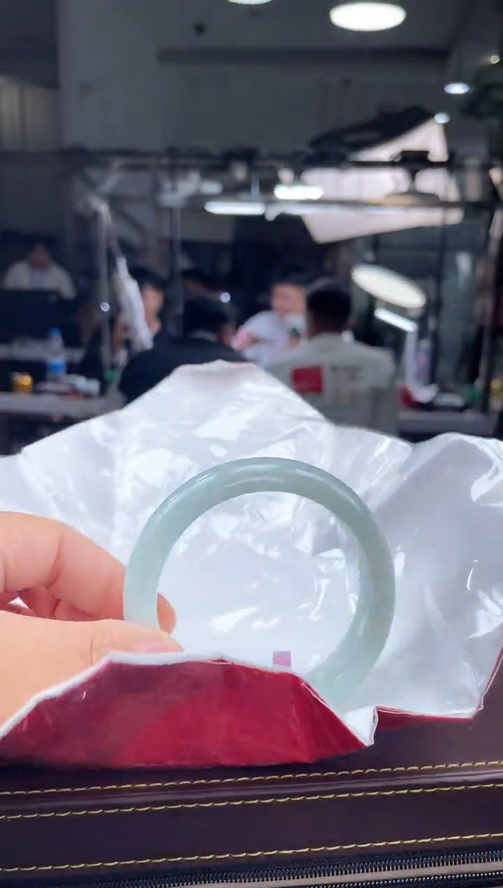 【闪购商品】定制翡翠手镯未镶嵌毛货手镯需精细抛光/