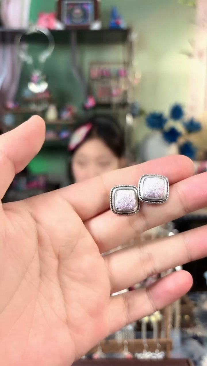 彩云南阁非遗老绣饰品617*